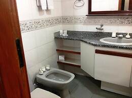 L'Hirondelle Flat Service