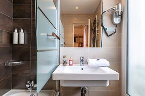 Hotel Ariane Montparnasse by Patrick Hayat