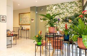 Hotel Ariane Montparnasse by Patrick Hayat