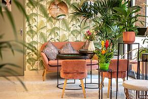 Hotel Ariane Montparnasse by Patrick Hayat