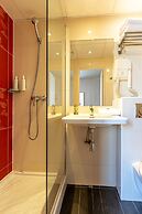 Hotel Ariane Montparnasse by Patrick Hayat