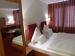 City Hotel by Celina