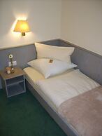 City Hotel by Celina