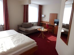 City Hotel by Celina