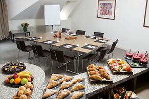 Adina Apartment Hotel Budapest