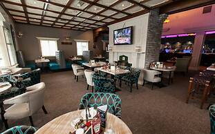 Treacys Oakwood Hotel