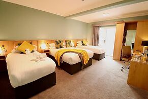 Treacys Oakwood Hotel