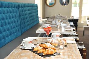 Treacys Oakwood Hotel