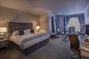 Treacys Oakwood Hotel