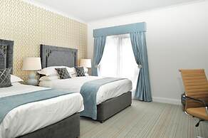 Treacys Oakwood Hotel