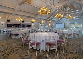 Treacys Oakwood Hotel