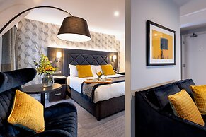 Camden Court Hotel