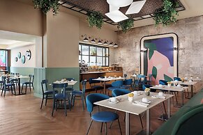 The Spring House Hotel Rome Vatican, Tapestry Collection Hilton