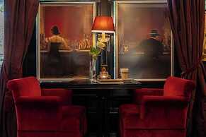 Apollofirst Boutique Hotel