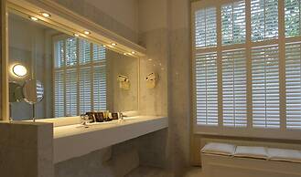 Apollofirst Boutique Hotel