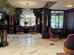 Apollofirst Boutique Hotel