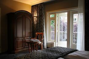 Apollofirst Boutique Hotel