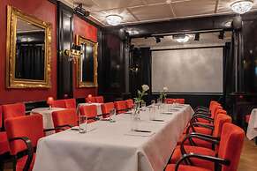 Apollofirst Boutique Hotel