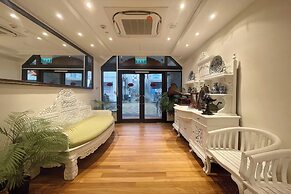 iNN at Temple St by Q Loft