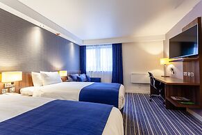 Holiday Inn Express Edinburgh Airport, an IHG Hotel