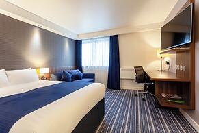 Holiday Inn Express Edinburgh Airport by IHG