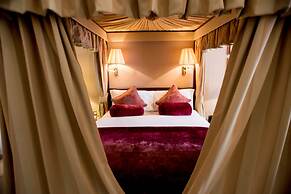 Colonnade Hotel London