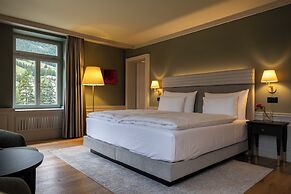 Cresta Palace