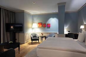 Cresta Palace