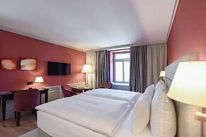 Cresta Palace