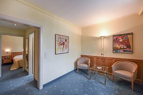 Cresta Palace