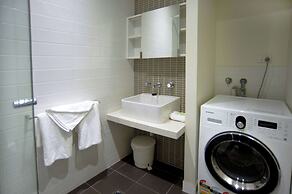 Comfort Apartments on Elizabeth