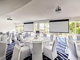 Novotel Cairns Oasis Resort
