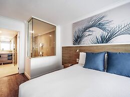 Novotel Cairns Oasis Resort