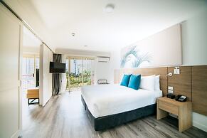 Novotel Cairns Oasis Resort