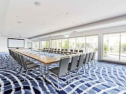 Novotel Cairns Oasis Resort