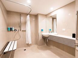 Novotel Cairns Oasis Resort
