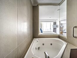 Novotel Cairns Oasis Resort