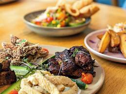 Novotel Cairns Oasis Resort