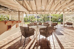 Novotel Cairns Oasis Resort