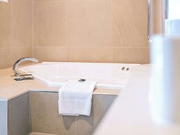 Novotel Cairns Oasis Resort