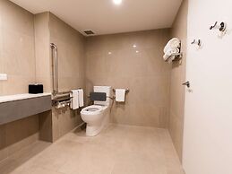 Novotel Cairns Oasis Resort