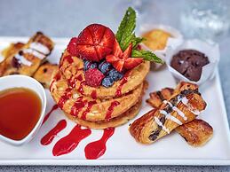 Novotel Cairns Oasis Resort