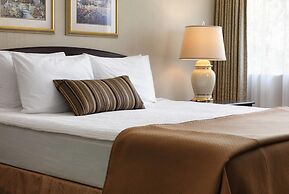Royal Scot Hotel & Suites, Trademark Collection by Wyndham