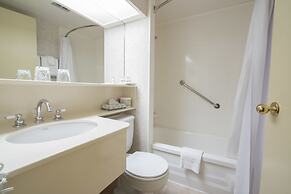 Royal Scot Hotel & Suites