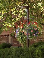 Royal Scot Hotel & Suites