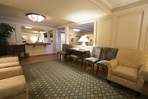 Royal Scot Hotel & Suites