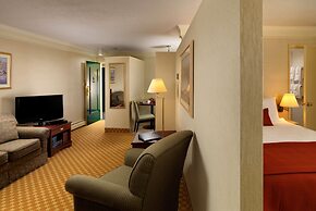 Royal Scot Hotel & Suites, Trademark Collection by Wyndham