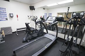 Royal Scot Hotel & Suites