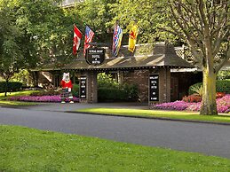 Royal Scot Hotel & Suites