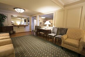 Royal Scot Hotel & Suites, Trademark Collection by Wyndham